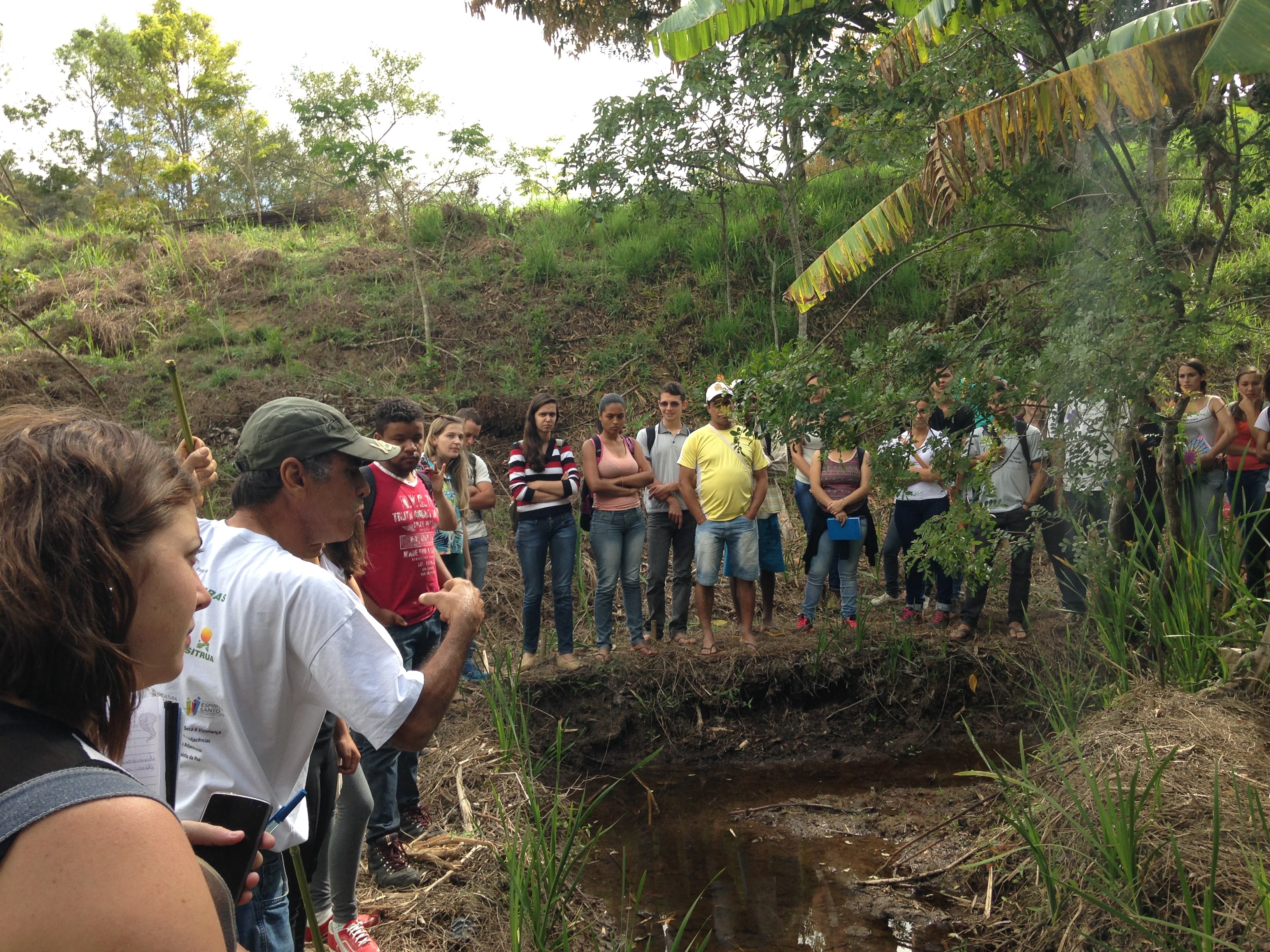 Aula Pratica - Plantio de agua.JPG